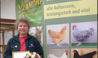Auszeichnung Ehrenmitgliedschaft Eva Lehmann anlässlich Hauptsonderschau in Kodersdorf November 2023